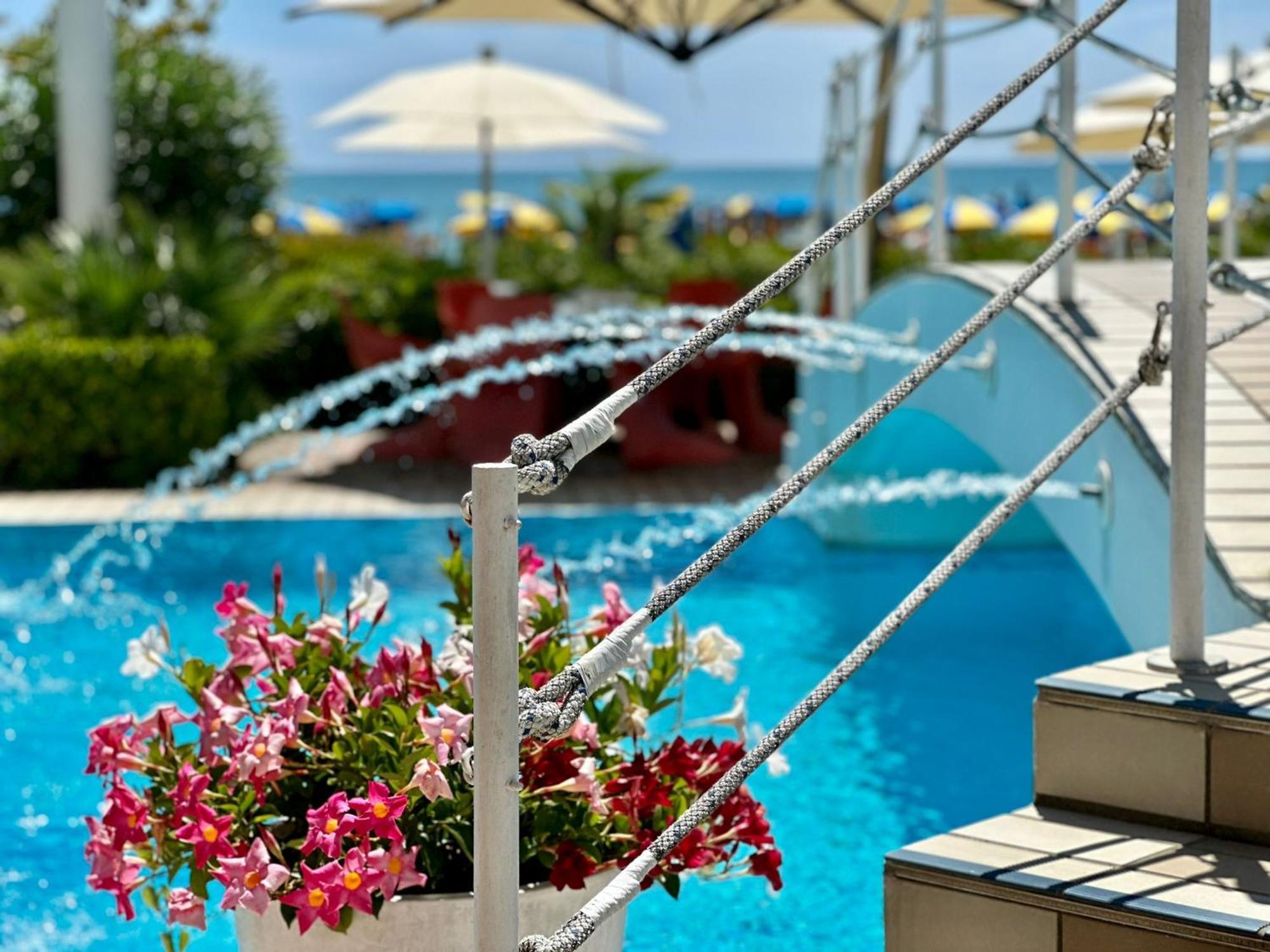 Ruhl Beach Hotel & Suites Lido di Jesolo Exteriör bild