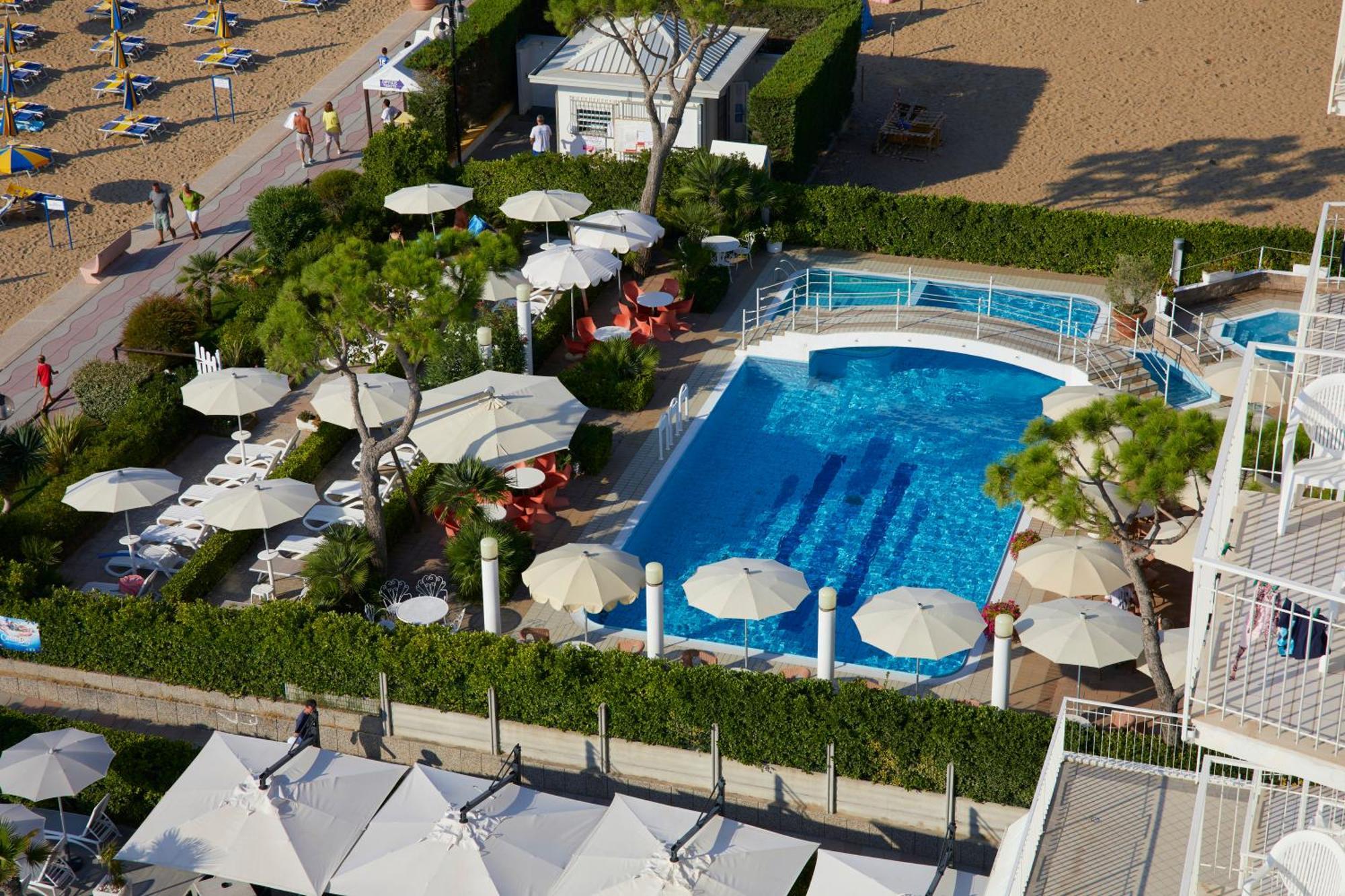 Ruhl Beach Hotel & Suites Lido di Jesolo Exteriör bild