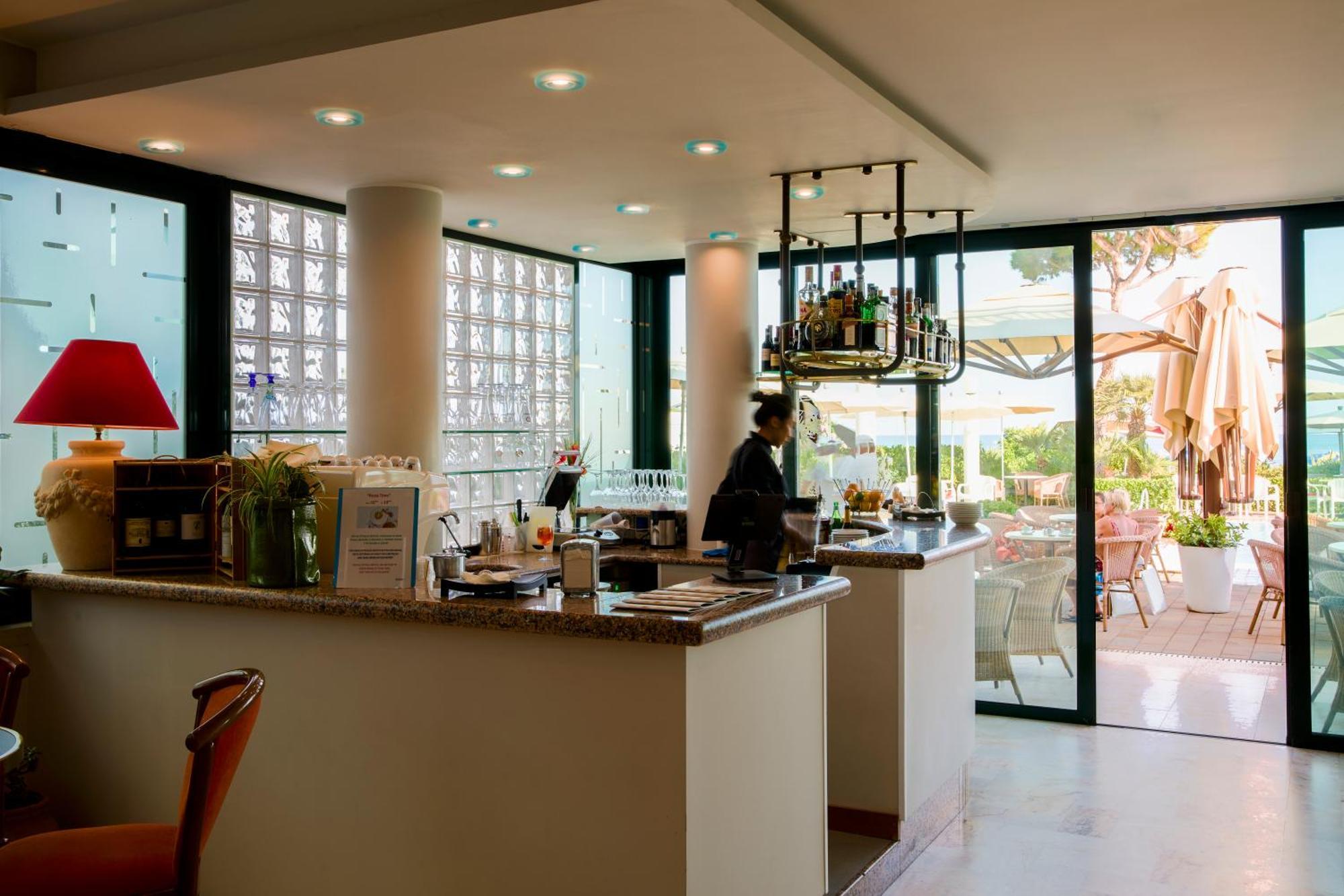 Ruhl Beach Hotel & Suites Lido di Jesolo Exteriör bild