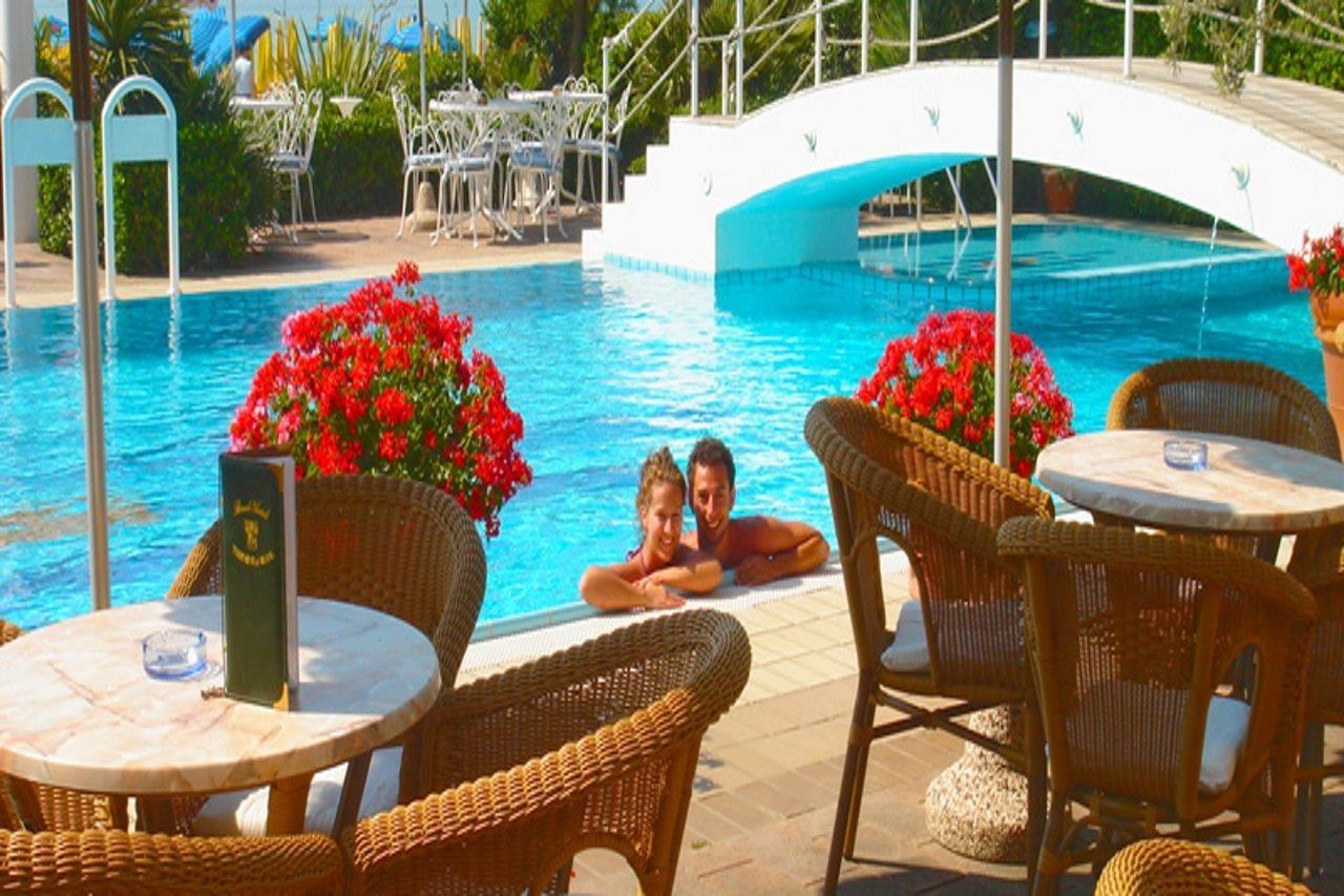 Ruhl Beach Hotel & Suites Lido di Jesolo Exteriör bild