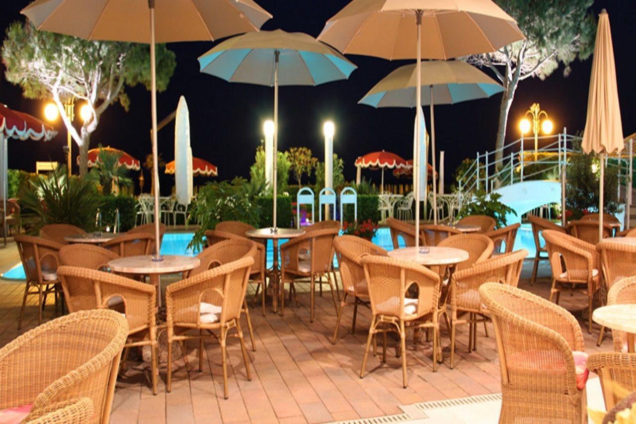Ruhl Beach Hotel & Suites Lido di Jesolo Exteriör bild
