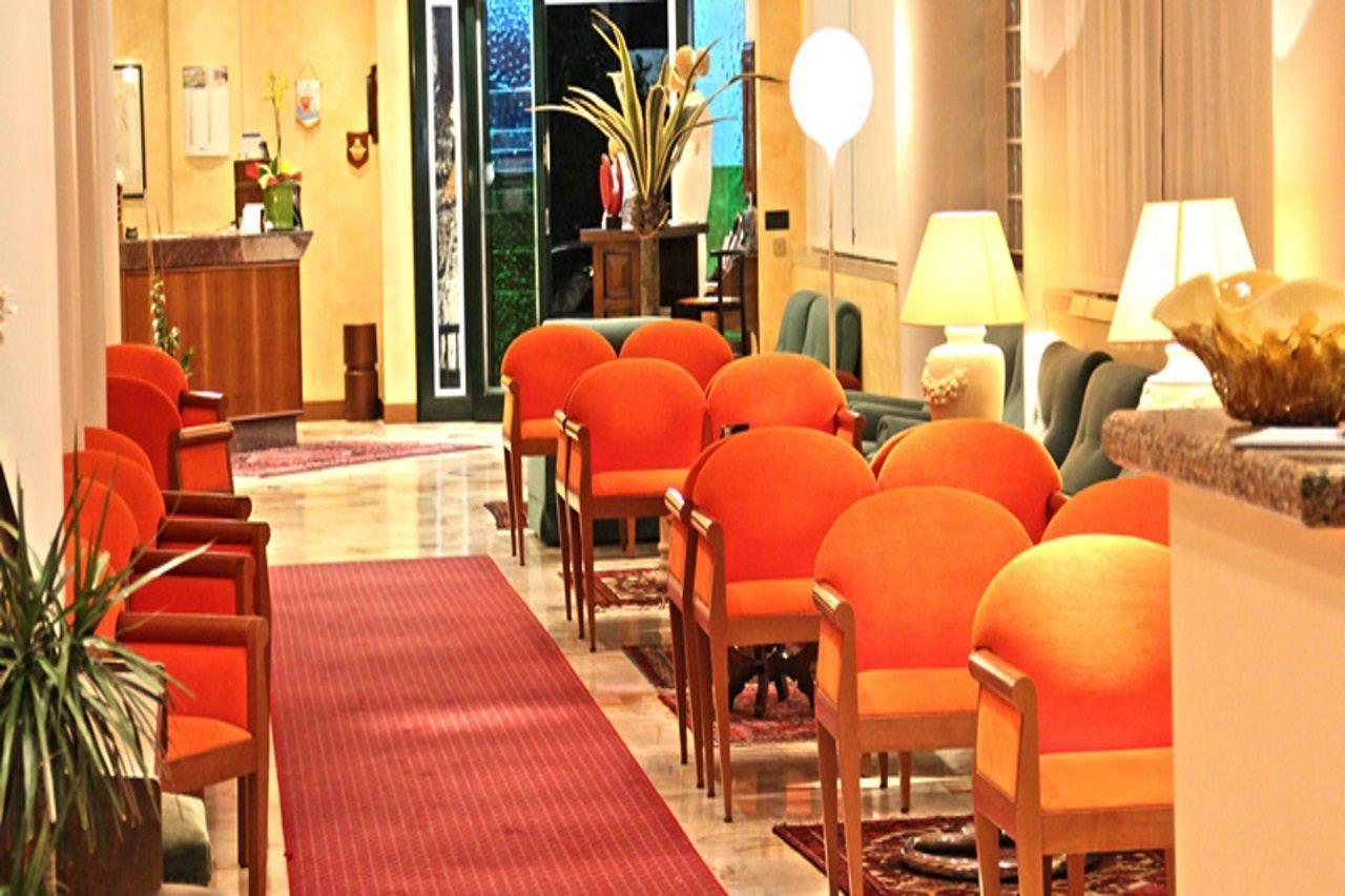 Ruhl Beach Hotel & Suites Lido di Jesolo Exteriör bild