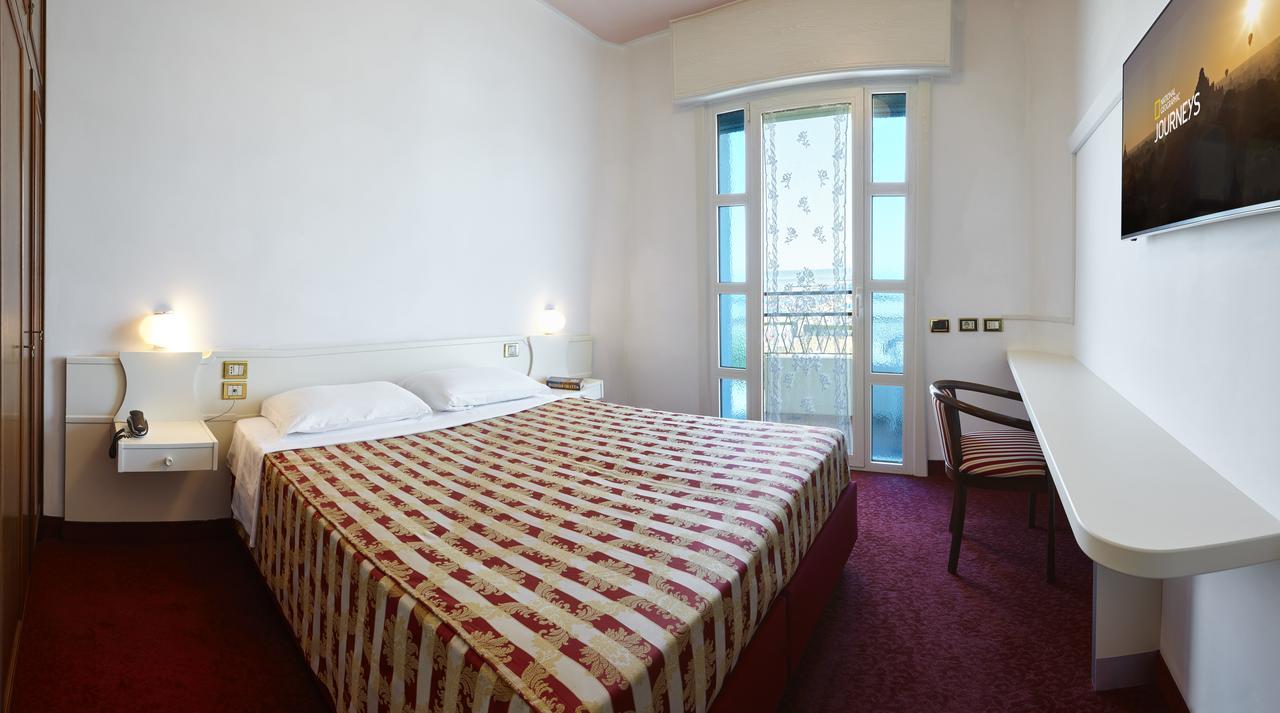 Ruhl Beach Hotel & Suites Lido di Jesolo Exteriör bild