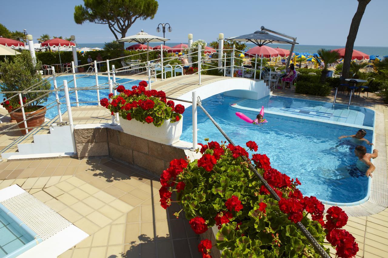 Ruhl Beach Hotel & Suites Lido di Jesolo Exteriör bild