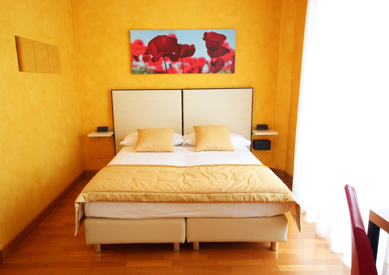 Ruhl Beach Hotel & Suites Lido di Jesolo Exteriör bild