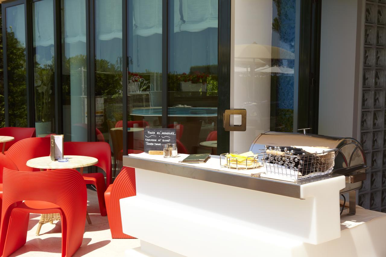 Ruhl Beach Hotel & Suites Lido di Jesolo Exteriör bild