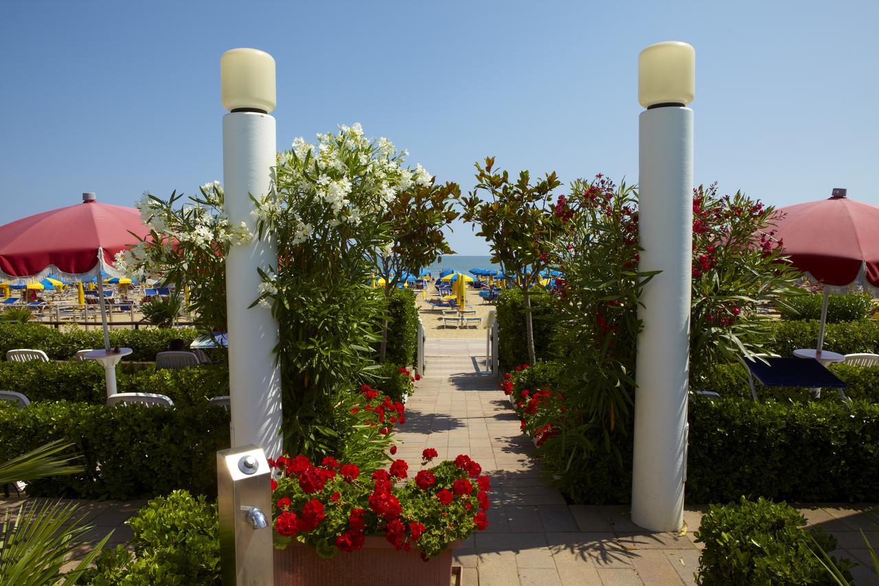 Ruhl Beach Hotel & Suites Lido di Jesolo Exteriör bild