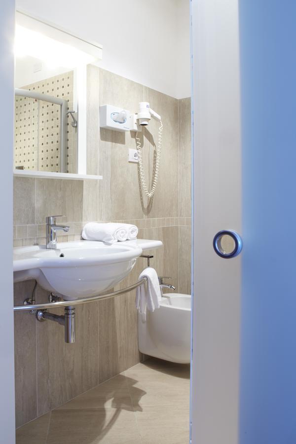 Ruhl Beach Hotel & Suites Lido di Jesolo Exteriör bild